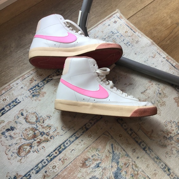 Nike - Picture 1 of 6